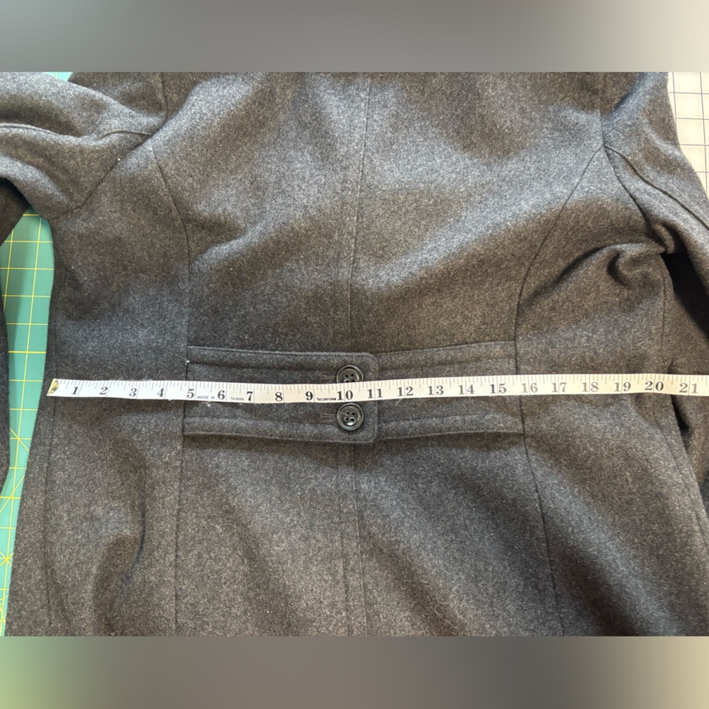 Covington women’s car length coat, grey wool blend, double breasted with hood - Picture 6 of 9
